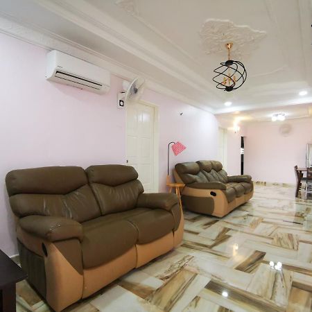 Single Terrace House near to Sunway Carnival Mall, Seberang Jaya Villa Butterworth Bagian luar foto