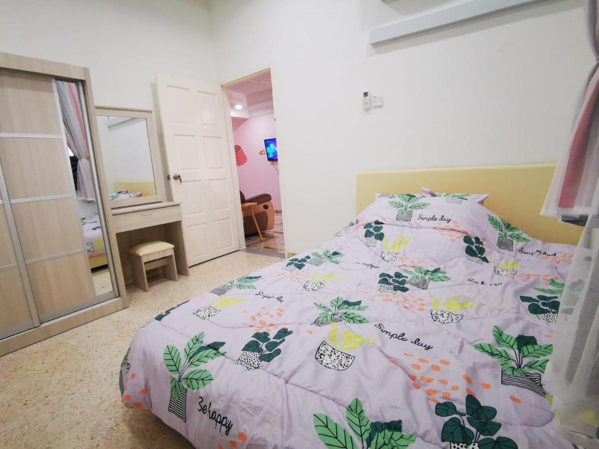 Single Terrace House near to Sunway Carnival Mall, Seberang Jaya Villa Butterworth Bagian luar foto