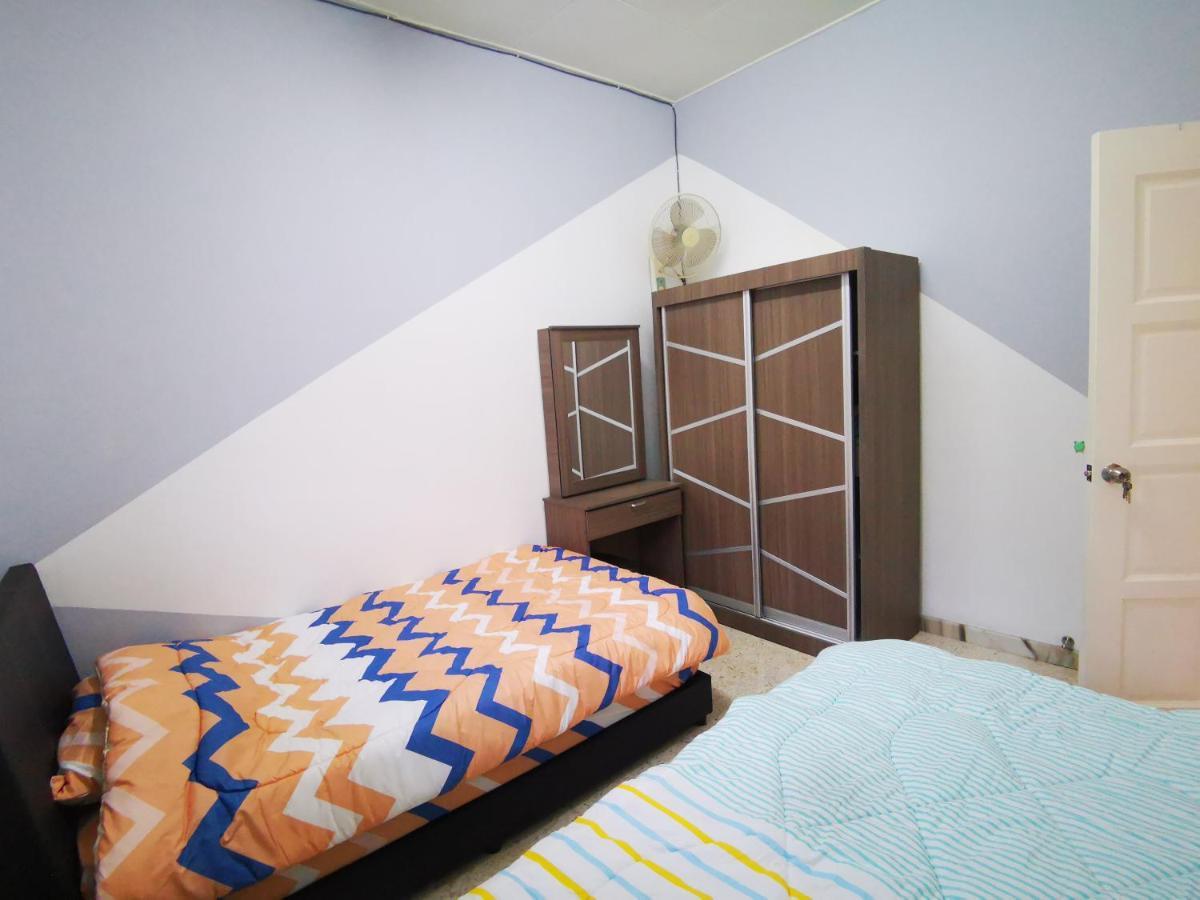 Single Terrace House near to Sunway Carnival Mall, Seberang Jaya Villa Butterworth Bagian luar foto