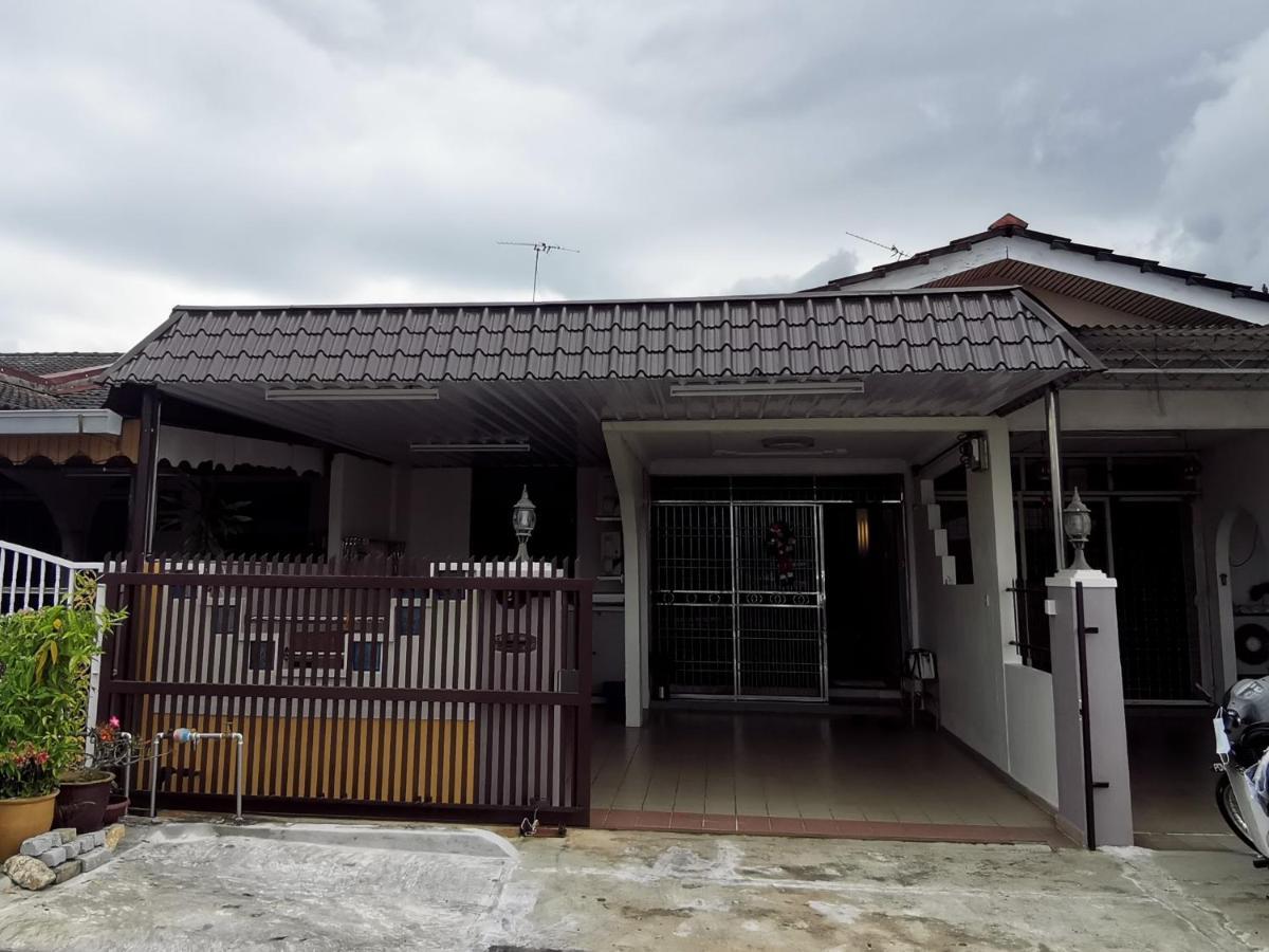 Single Terrace House near to Sunway Carnival Mall, Seberang Jaya Butterworth Bagian luar foto
